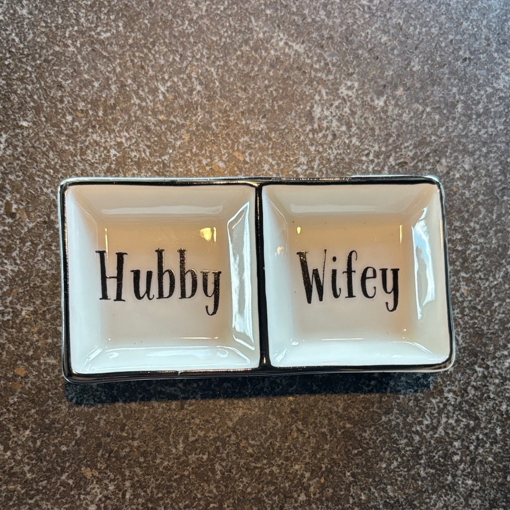 Hubby Wifey Ceramic Dish Set